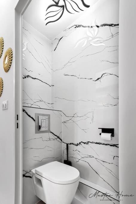 Gout De Luxe A T3 Climatise, Spa, Parking Apartment